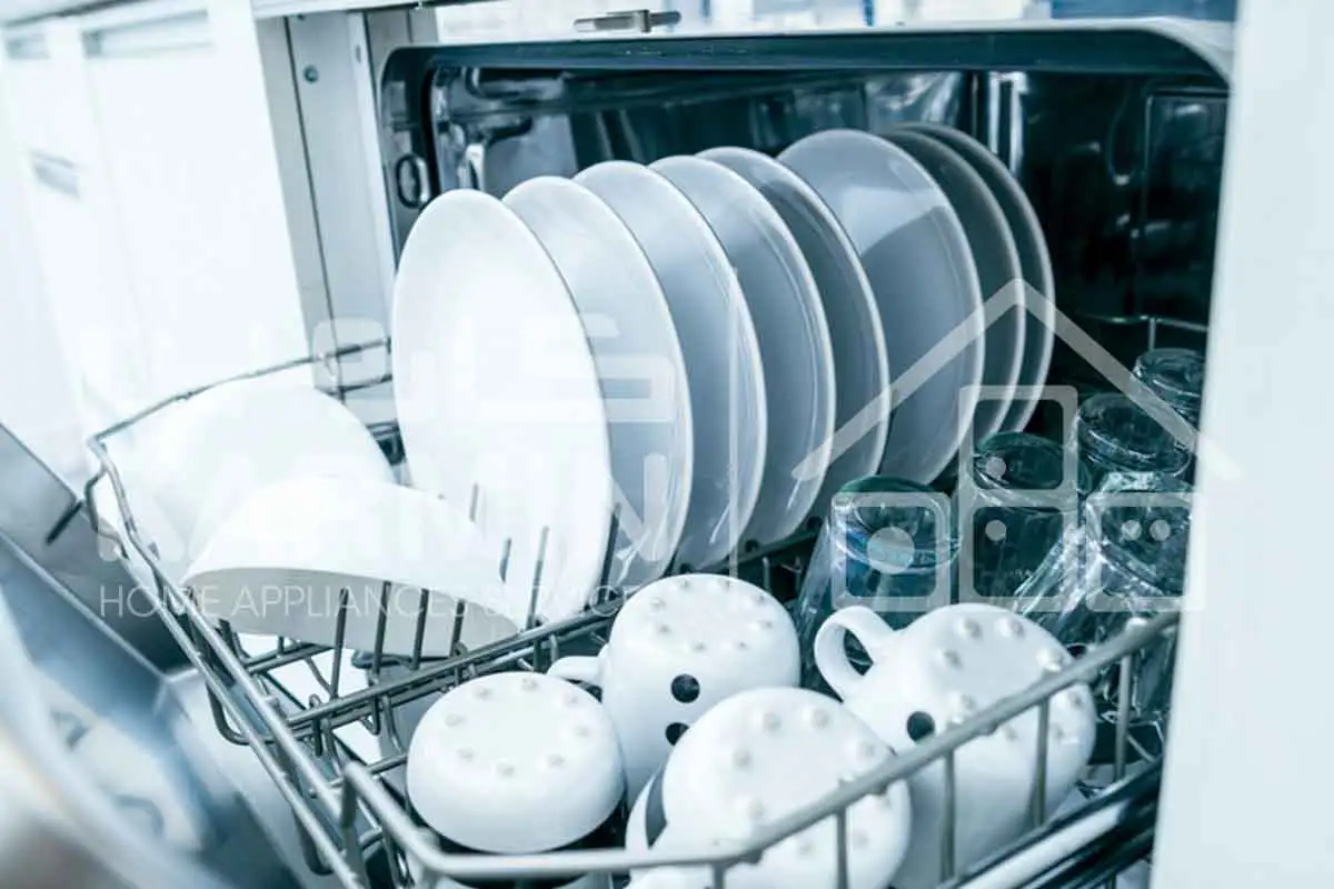 علت بوی بد ظروف در ماشین ظرفشویی و نحوه رفع این مشکل